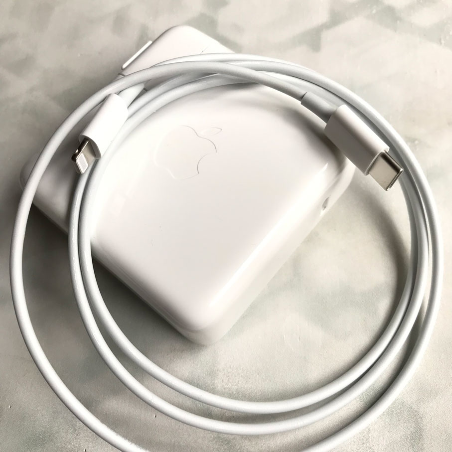 usb-c-to-lightning-cable